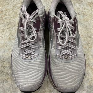 Brooks Adrenaline 18